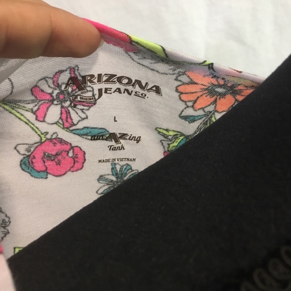🛑SOLD🛑Arizona jean Womens floral tank - Picture 8 of 8